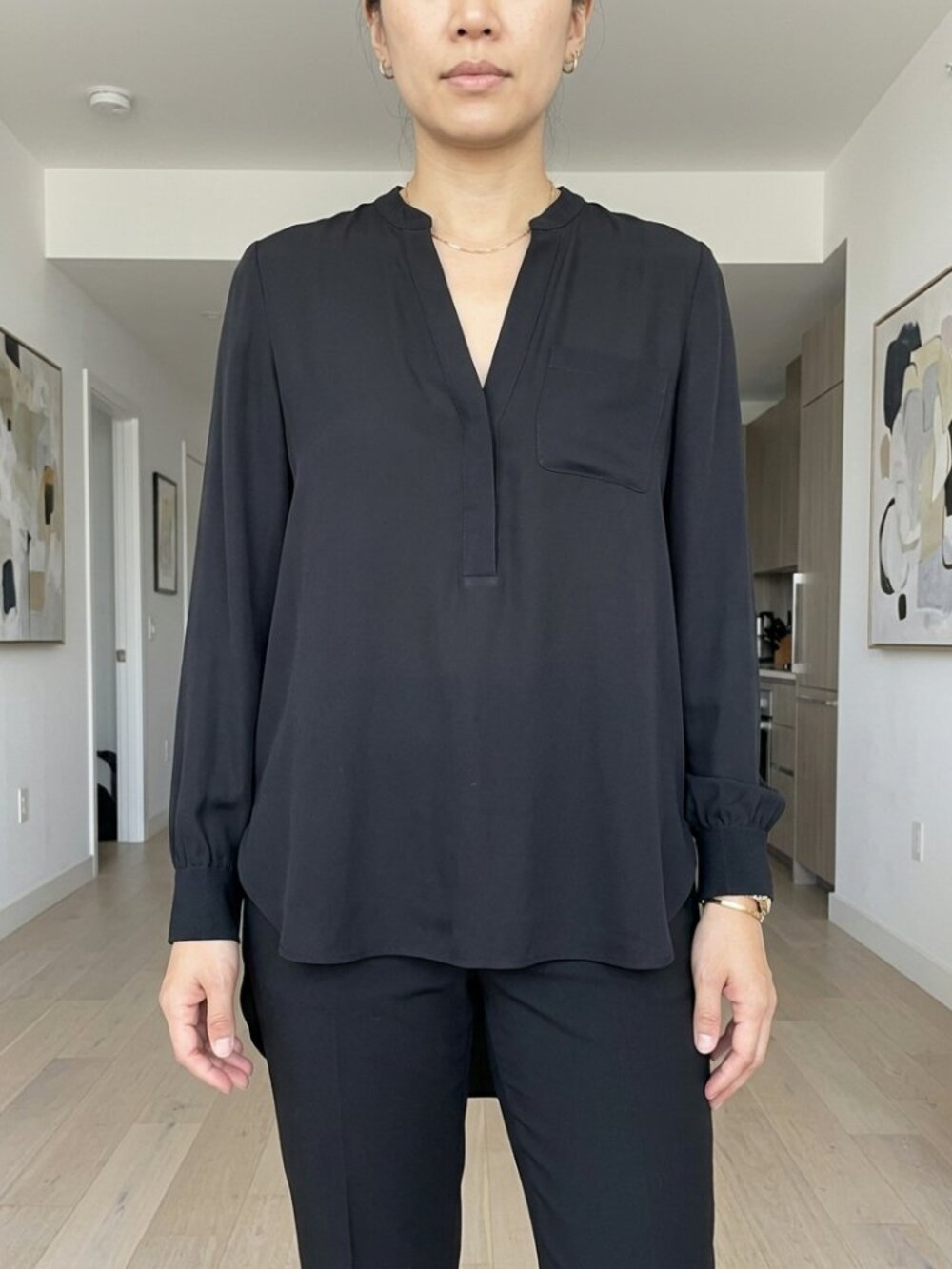 Vince Black 100% Silk Crepe V-Neck Henley Blouse Hi-Low Hem Sz 4